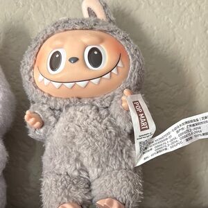 Exiting macaron from pop mart